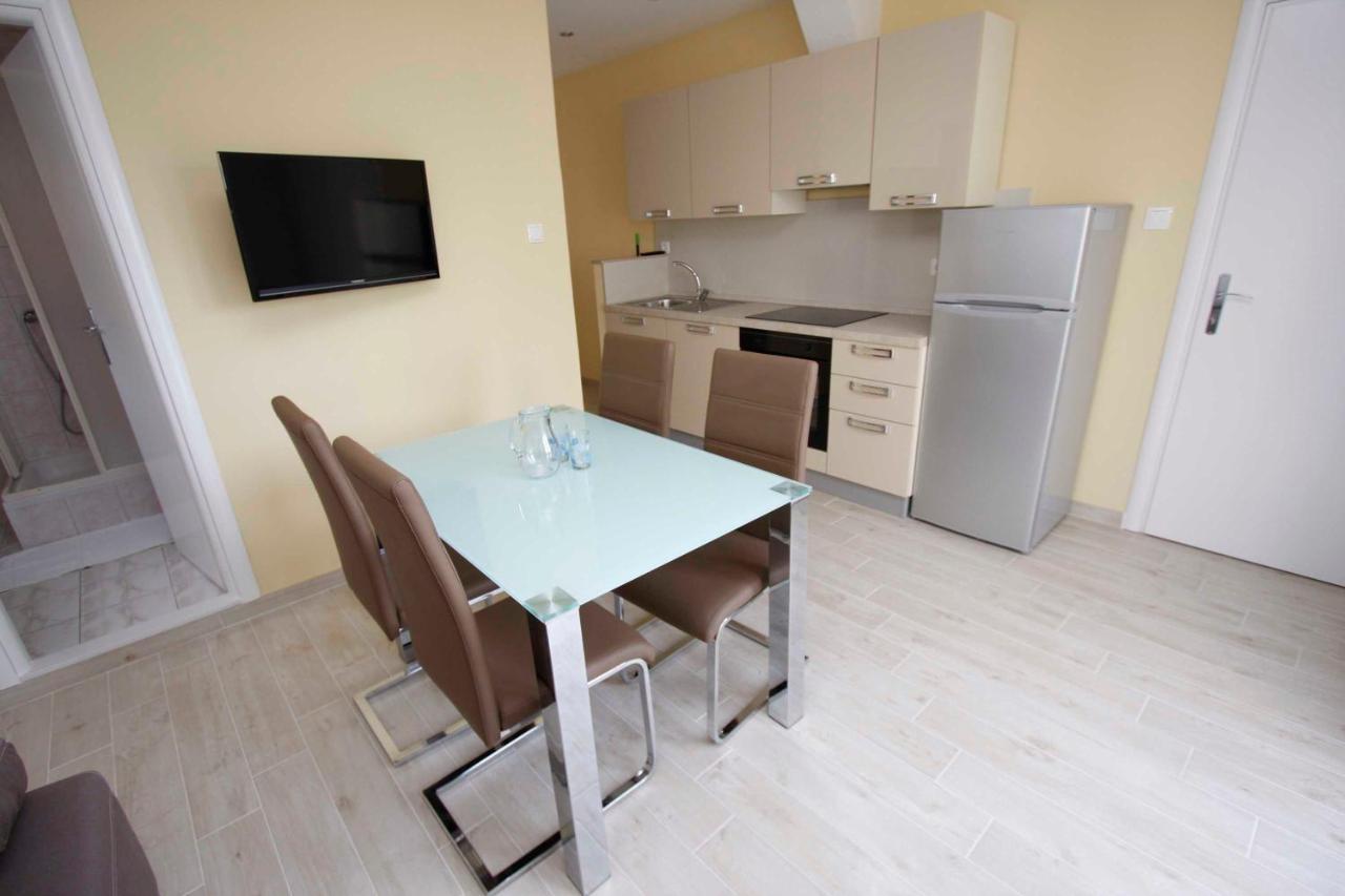 Apartamento Mitan Apartman Tučepi Exterior foto